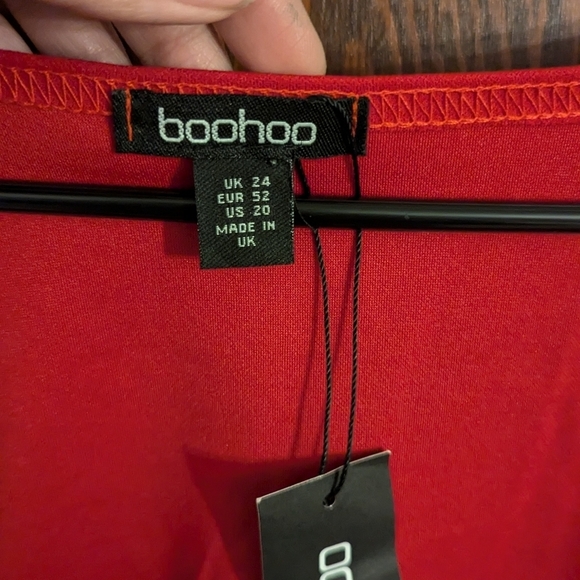 New with Tags Boohoo Red Square Neck Cropped Blouse Size 20 - Picture 3 of 5